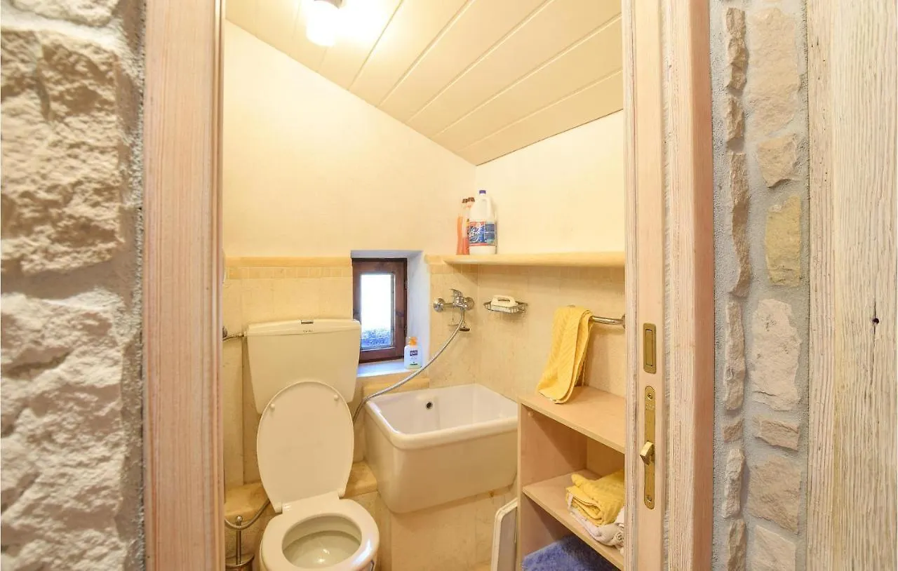 Stunning Home In Borgo Valbelluna With Kitchen Sant'Antonio Tortal Holiday home
