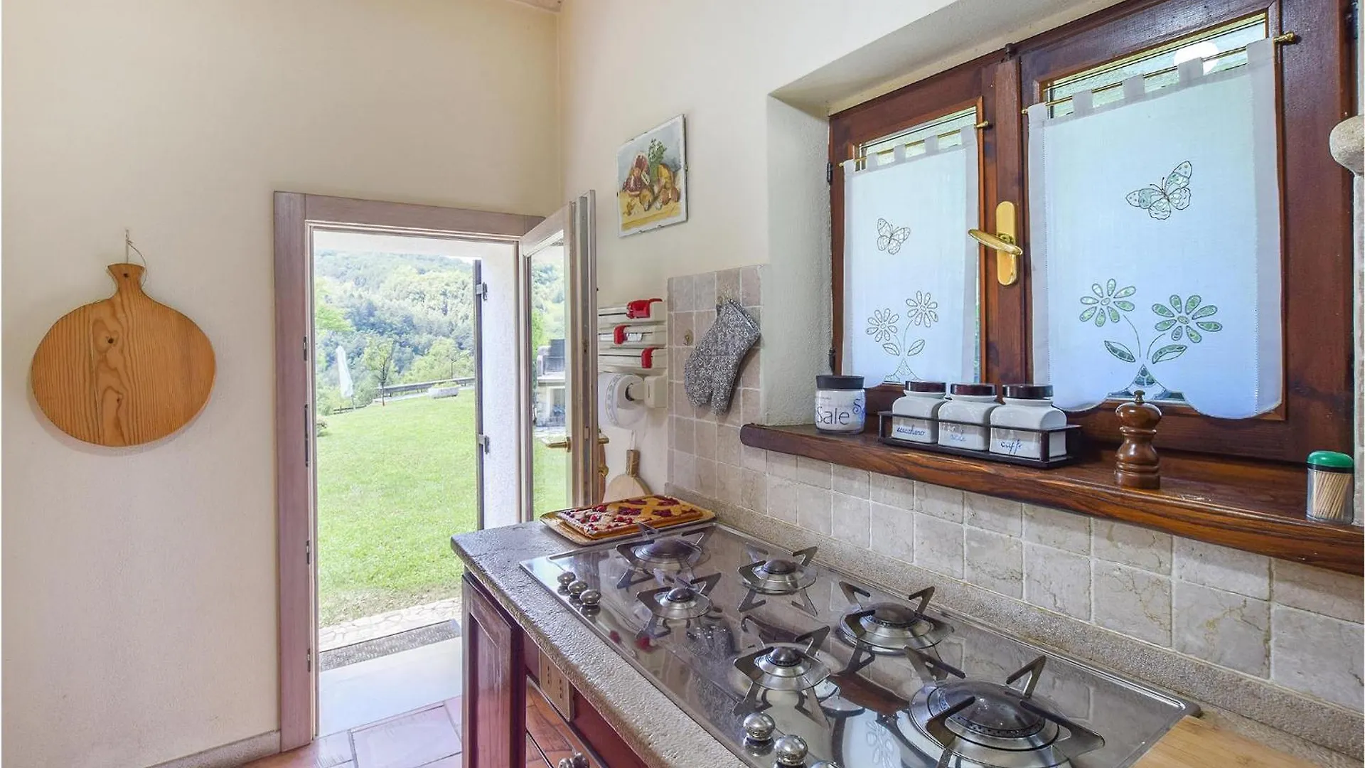 Stunning Home In Borgo Valbelluna With Kitchen Sant'Antonio Tortal