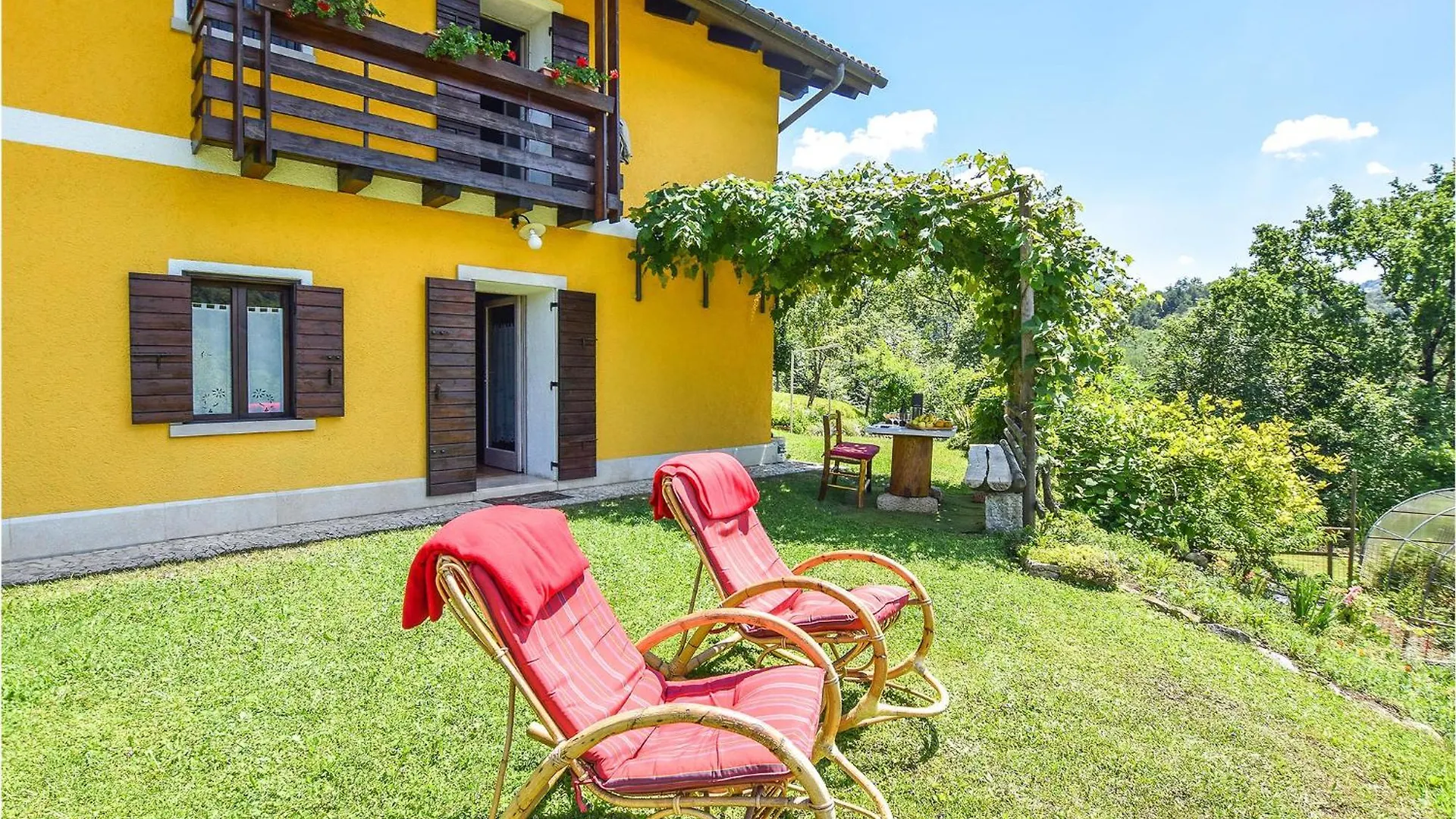 Stunning Home In Borgo Valbelluna With Kitchen Sant'Antonio Tortal